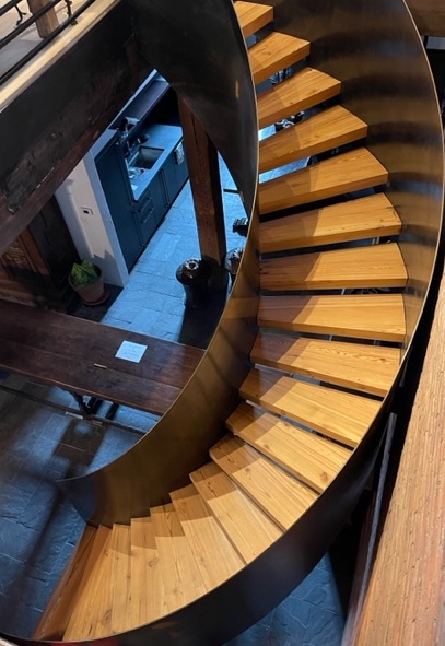 Custom Curve Staircase